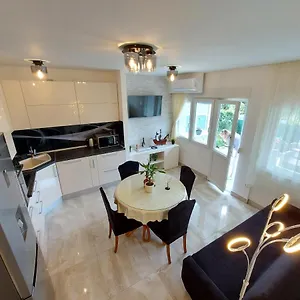  Apartment Ankora
